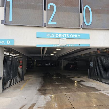 Beautiful Condo On Riverwalk W King Ste Free Parking Pet Friendly Centrally Located On The Riverwalk San Antonio Exteriör bild