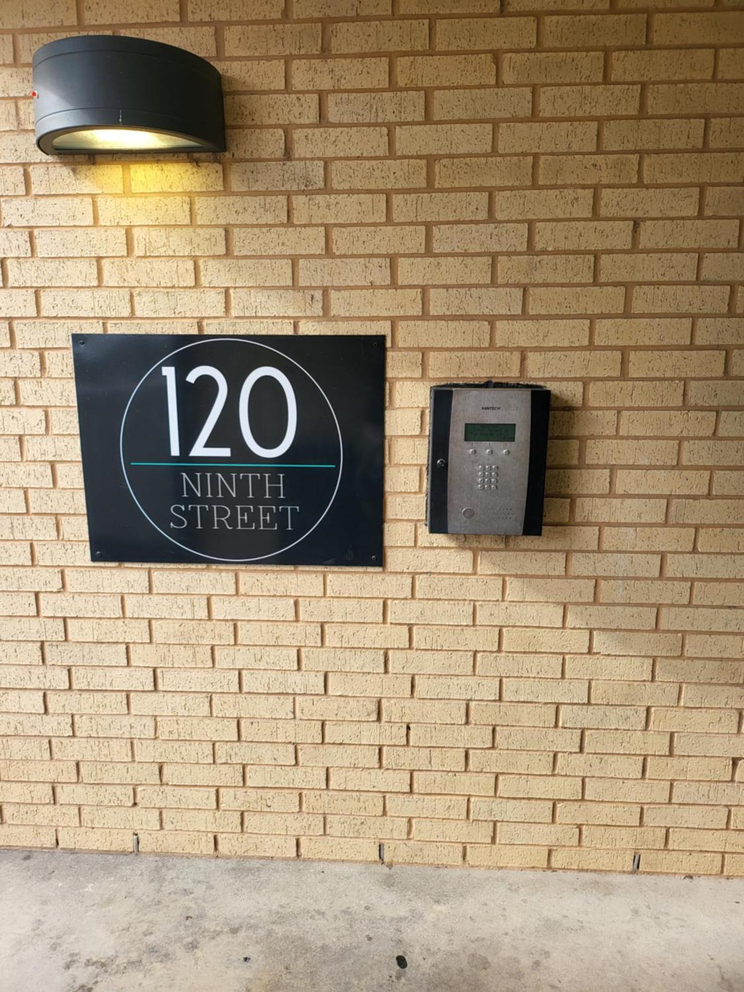 Beautiful Condo On Riverwalk W King Ste Free Parking Pet Friendly Centrally Located On The Riverwalk San Antonio Exteriör bild