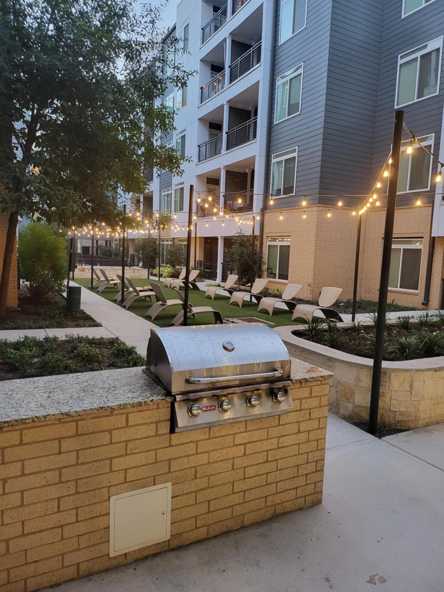 Beautiful Condo On Riverwalk W King Ste Free Parking Pet Friendly Centrally Located On The Riverwalk San Antonio Exteriör bild